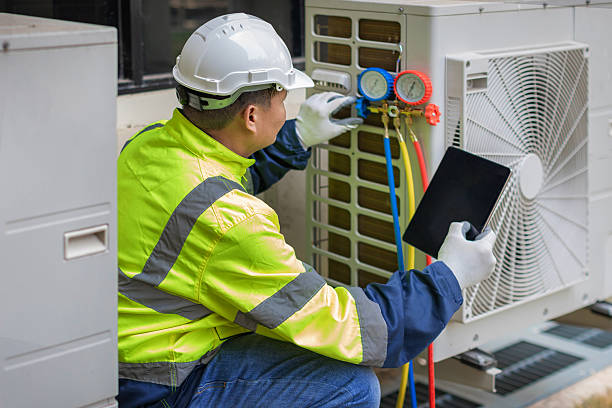Professional Hvac technician working in Pipersville, PA